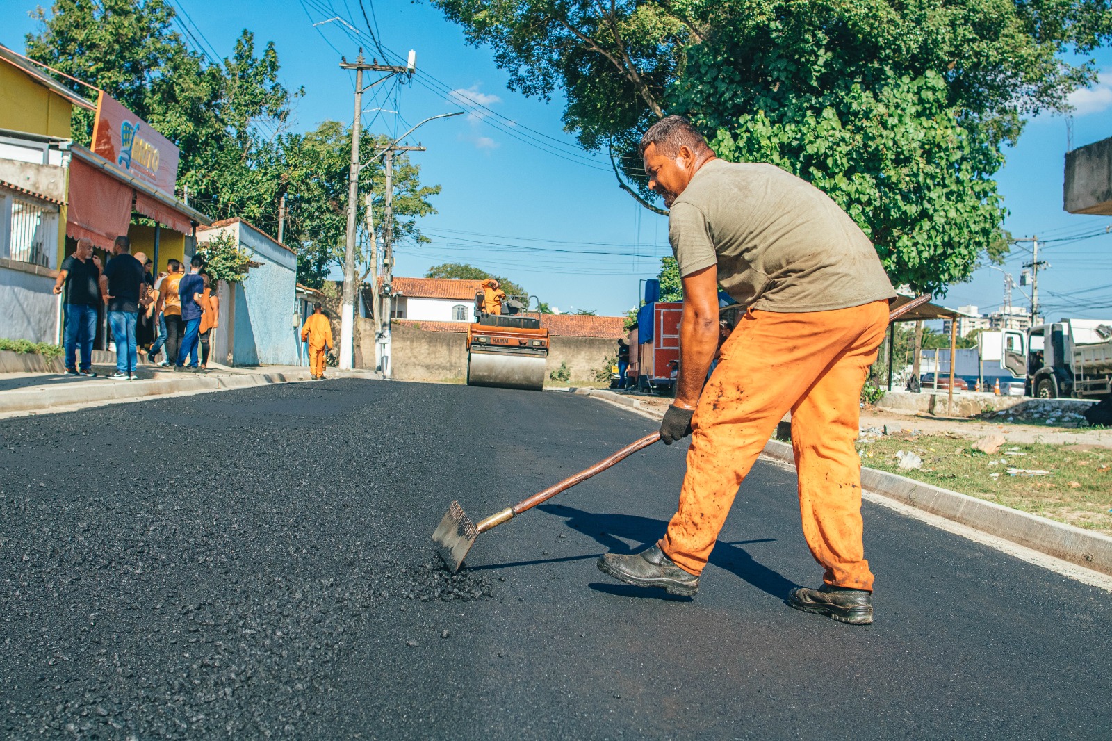 De olho na cidade: Obras de pavimentação e infraestrutura avançam pelos bairros Apolo II e Sossego