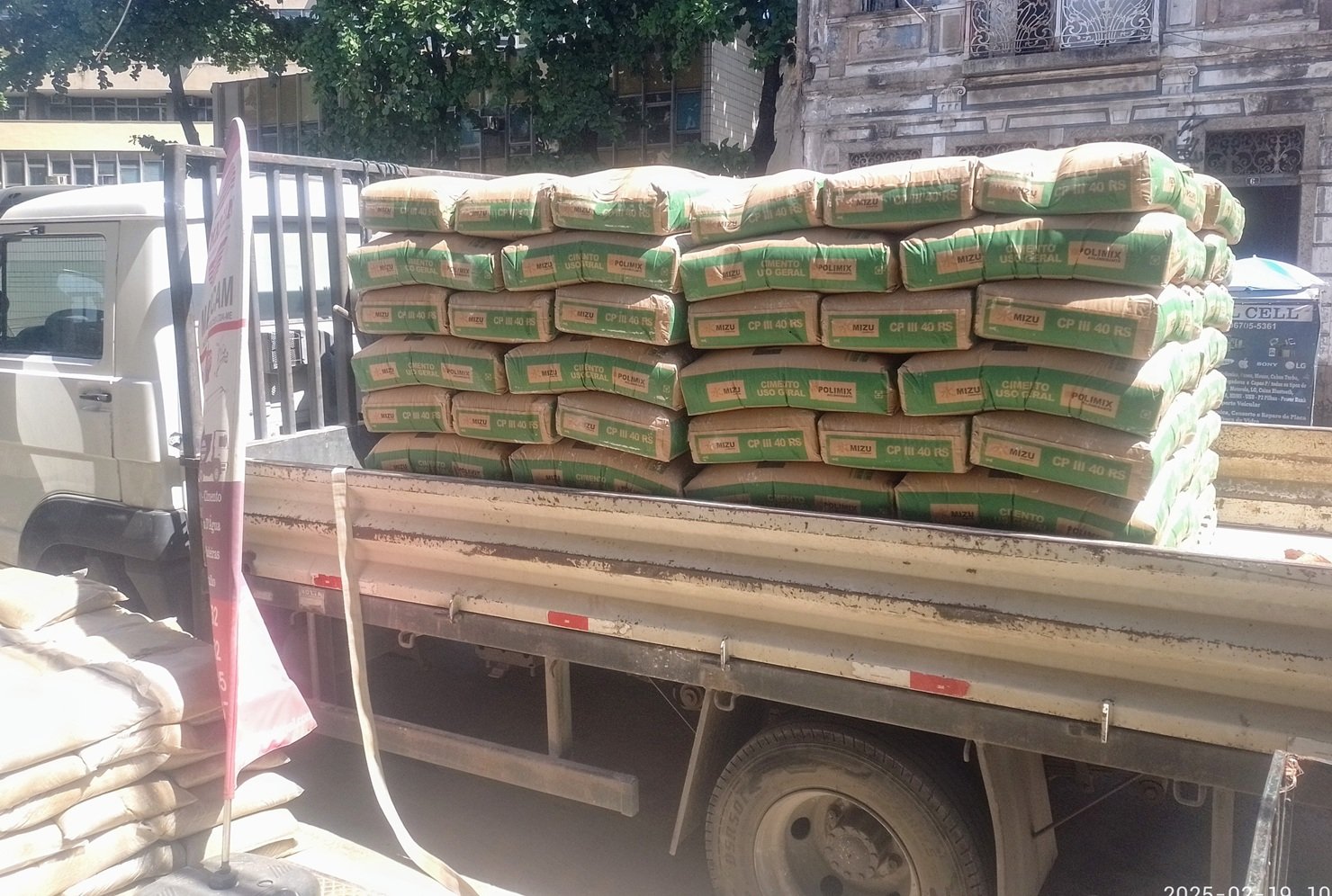 Venda de cimento no país registra alta no primeiro semestre