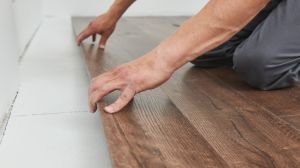 Obra sem dor de cabeça: Posso instalar piso vinílico sobre porcelanato?