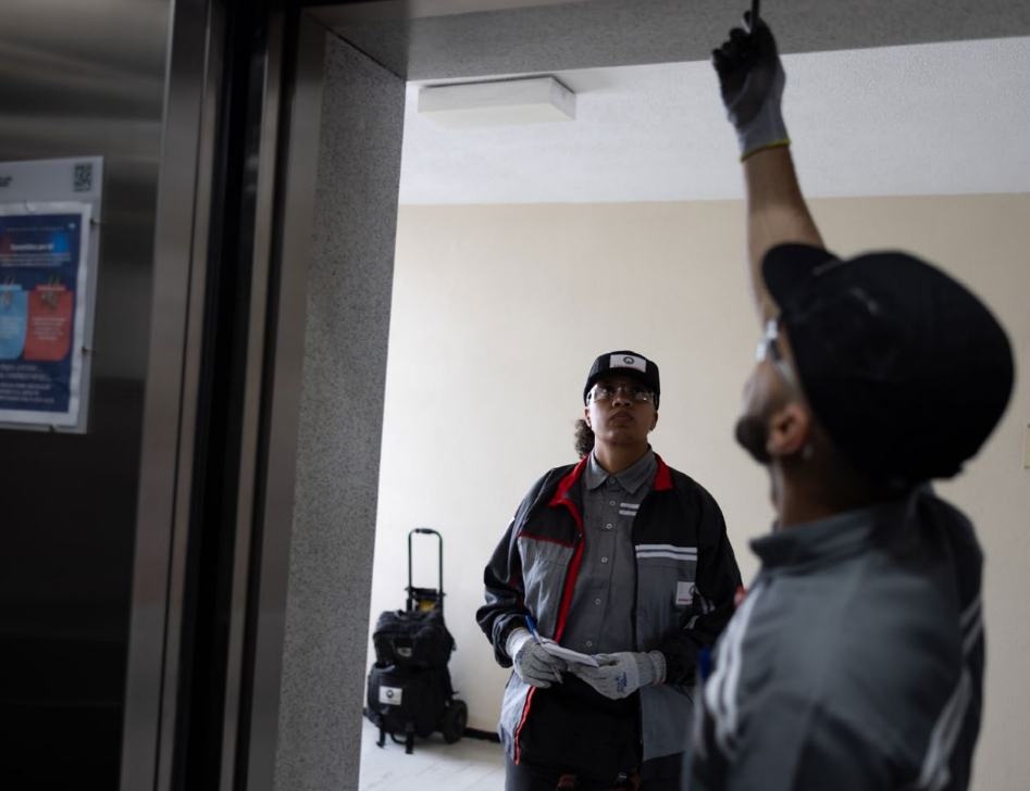 Empregos pelo Brasil: Atlas Schindler tem 46 vagas abertas para Técnico de Serviço em SP, SC, PR e RS