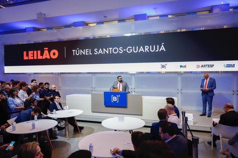 Gigantes da Engenharia: Construtoras brasileiras ficam de fora do leilão das obras do Túnel Santos – Guarujá orçado em R$ 6,8 Bilhões; Mota-Engil, empresa portuguesa recebeu investimentos da China para vencer o leilão.