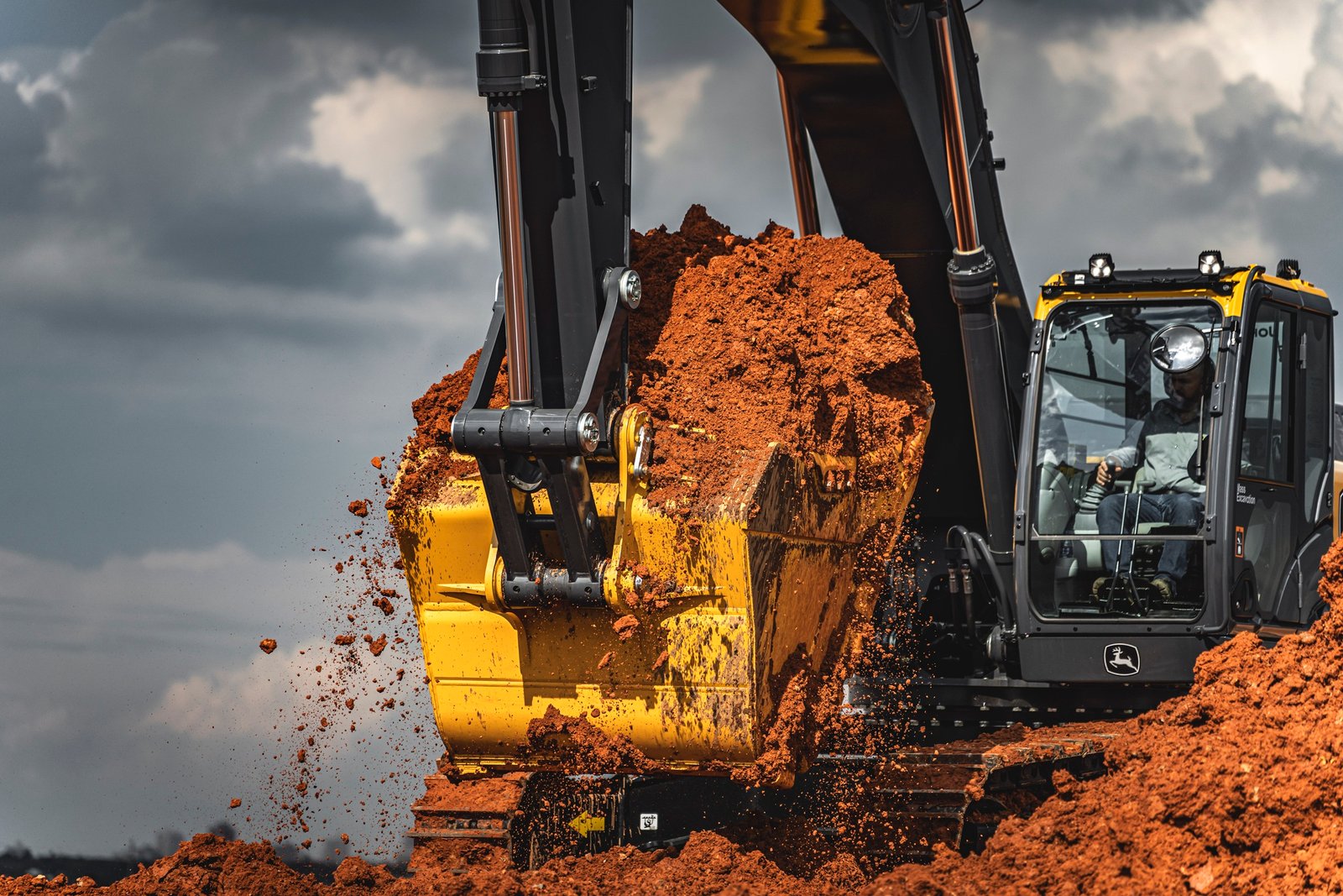 John Deere Construção mais que dobra pontos de venda e se torna a maior rede de distribuidores do Brasil