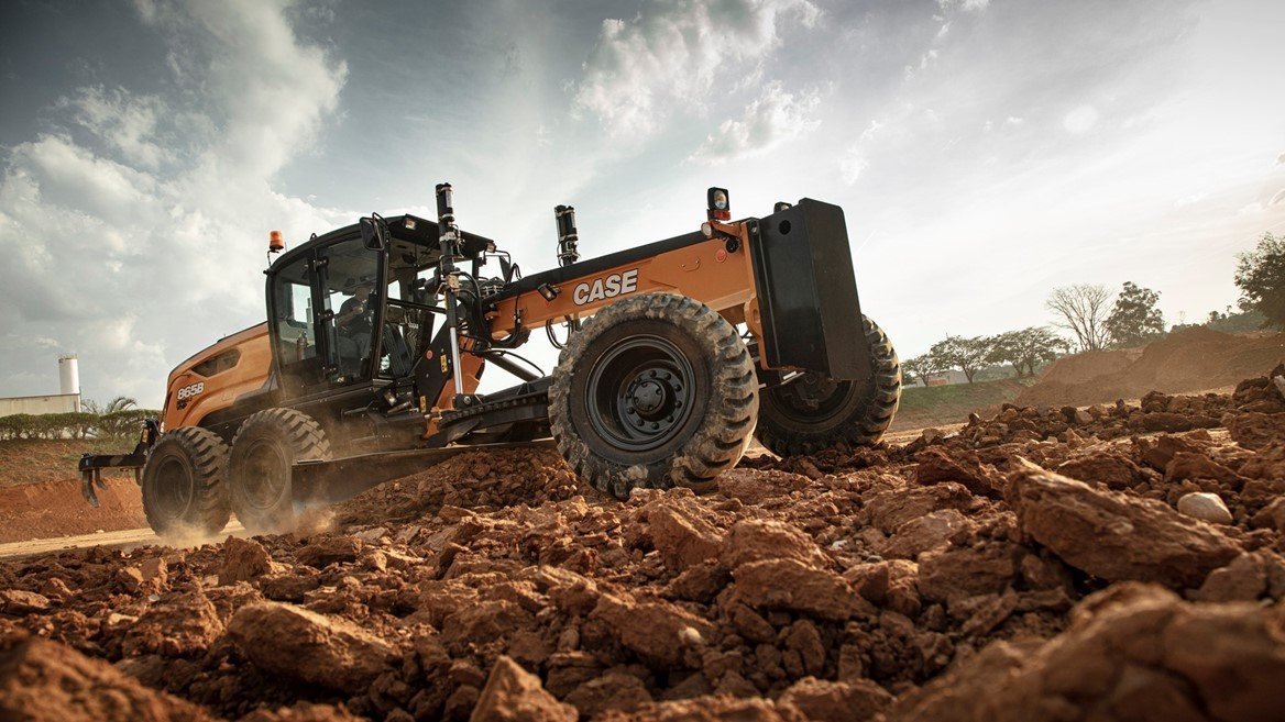 De olho nas estradas: CASE apresenta portfólio completo para suporte à pavimentação e lança e-commerce com IA na Paving Expo